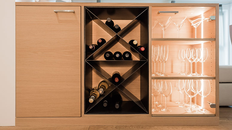 Geschirrschrank / Weinschrank